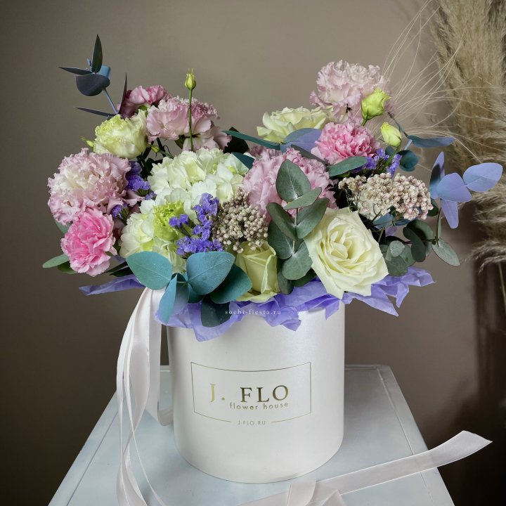 Цветочная коробка "Ода" в Сириусе