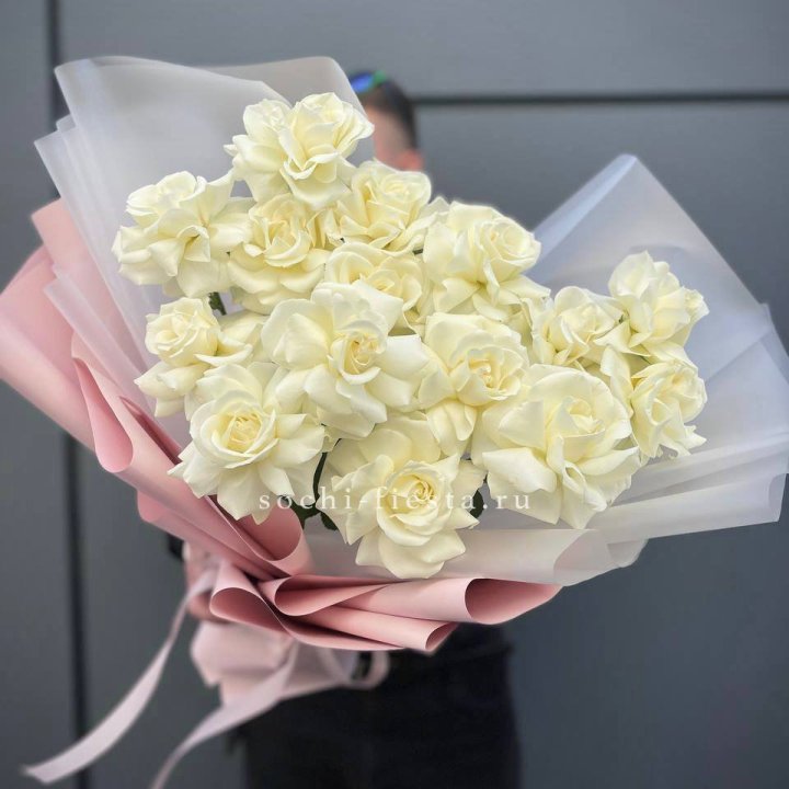 Букет из 15 французских роз Вайт дрим в Нижнем Новгороде