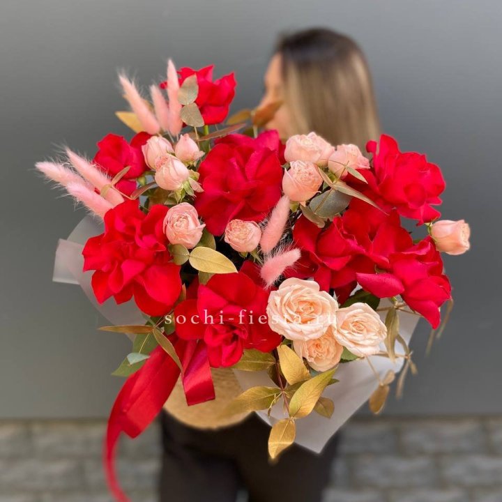 Джутовое кашпо "Любовь Лолиты" в Сириусе