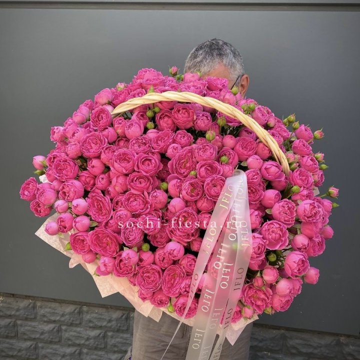 Корзина роз Мисти Баблс 151 в Сириусе