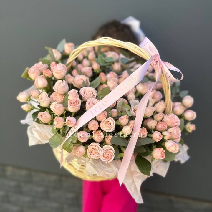 Корзина кустовых пионовидных роз в Нижнем Новгороде