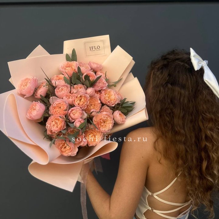 Букет "Летсер" в Сириусе