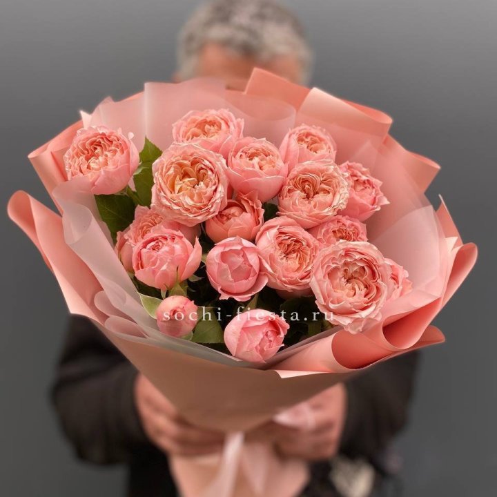 Букет комплимент из кустовых роз Джульетта в Сириусе