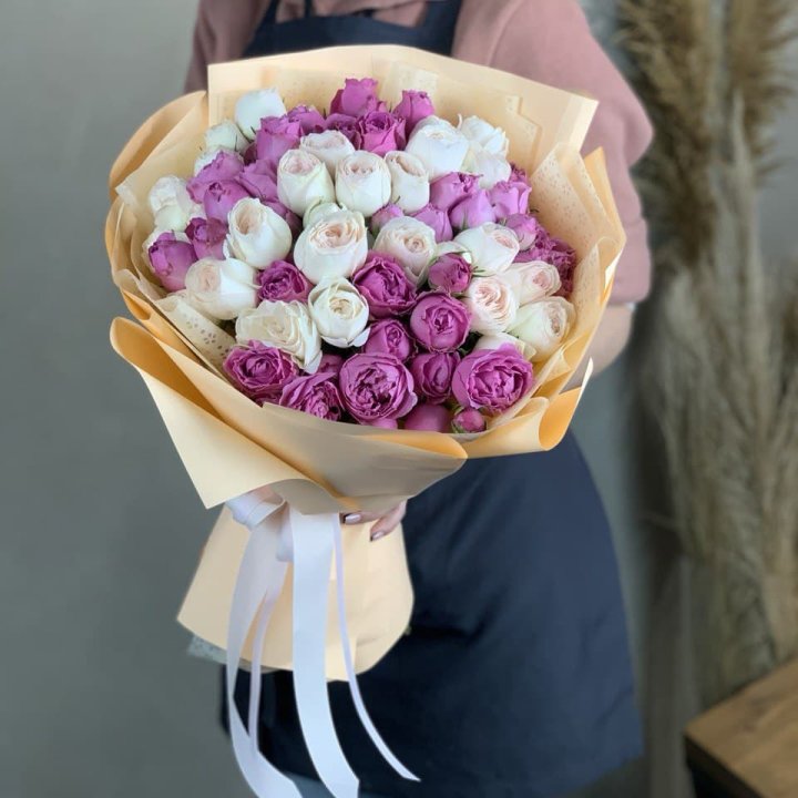 Букет кустовых роз Джулиана в Нижнем Новгороде