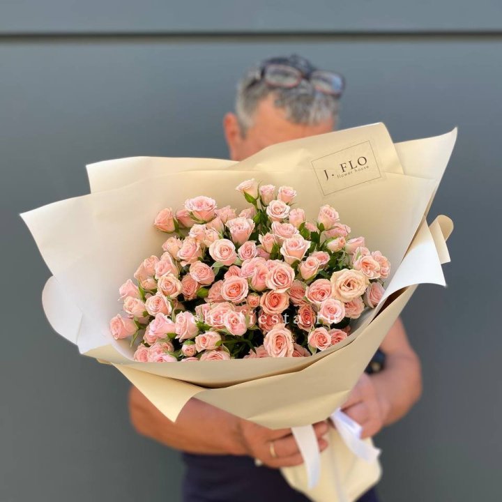 Кустовые розы леди в Нижнем Новгороде