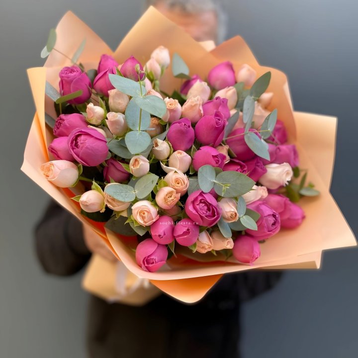 Букет кустовых роз Тендернес в Нижнем Новгороде