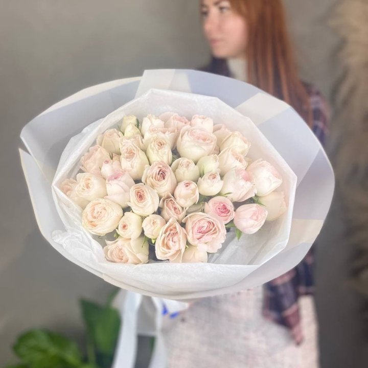 Букет кустовых роз в Сириусе