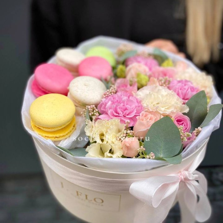 Бокс с макаронс "Тендернес" в Сириусе