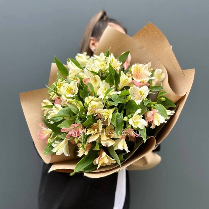 Букет альстромерий в крафте в Нижнем Новгороде