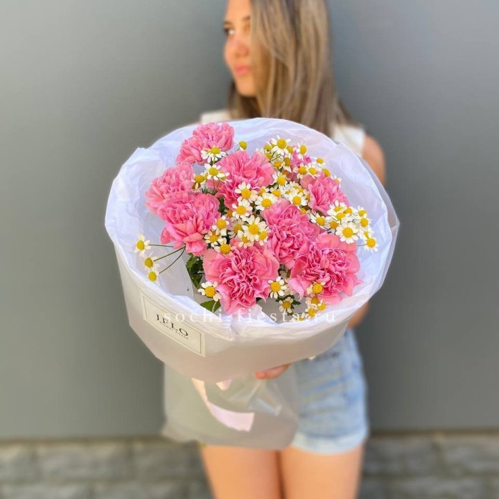 Дуобукет диантусов и ромашек в Сириусе