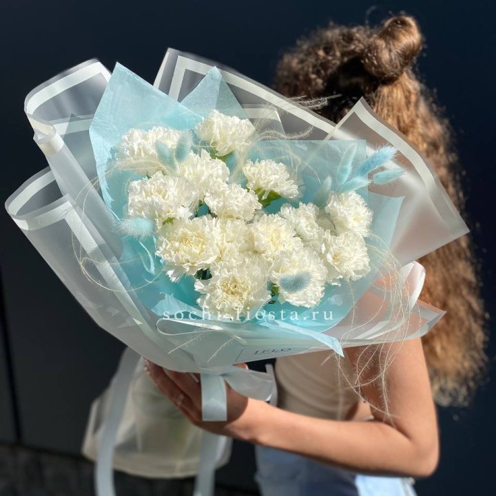 Воздушный букет из диантусов  в Сириусе