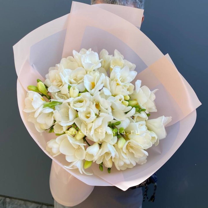 Букет белых фрезий  в Нижнем Новгороде