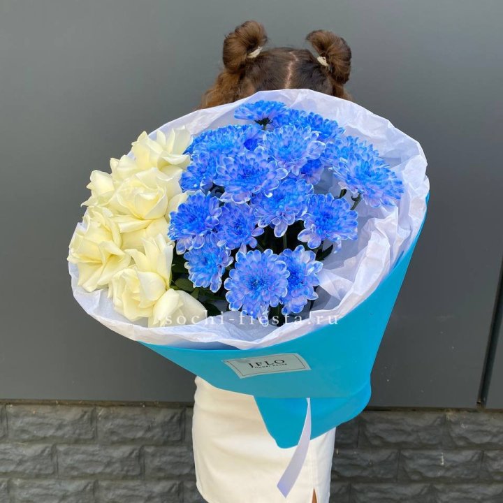 Дуо букет розы и хризантема в Сириусе