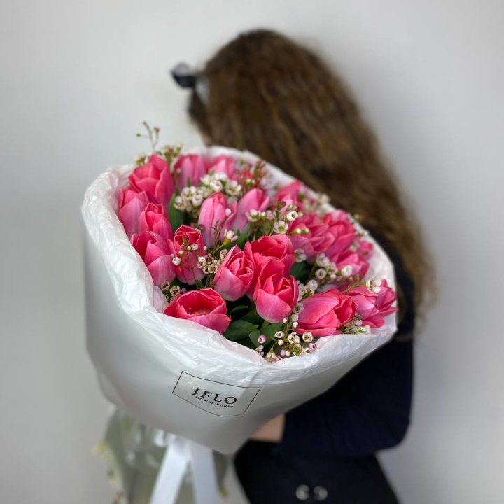 Дуо тюльпаны с хамелациумом в Сириусе