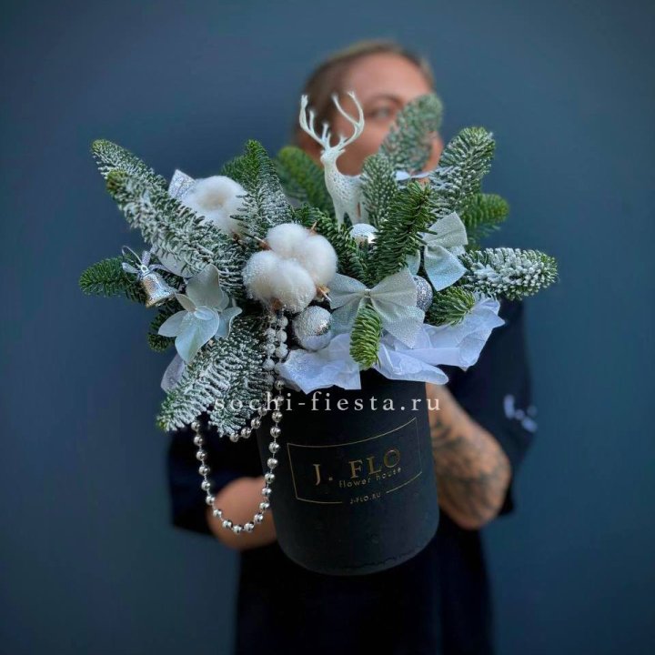 Композиция "Мери крисмас" в Сириусе