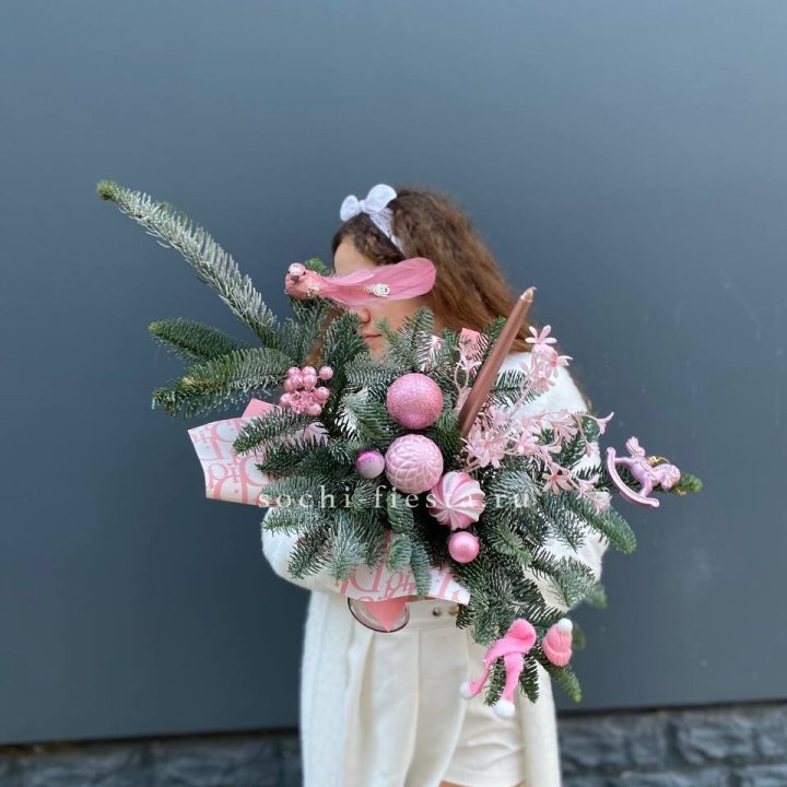 Композиция бокал розовый в Сириусе