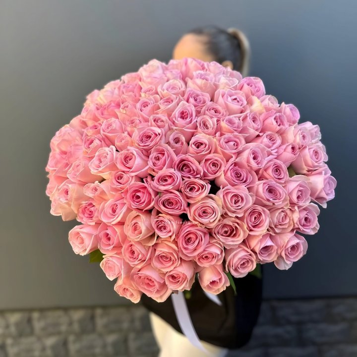 Охапка из 101 розовой розы в Нижнем Новгороде