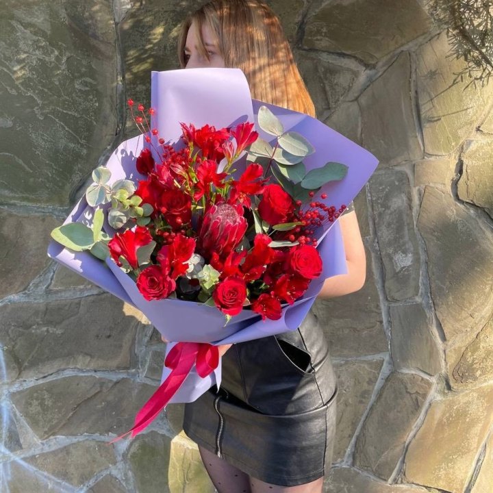 Букет c протеей "Алиса" в Сириусе