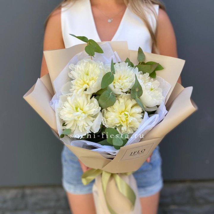  Букет белых пионов в Сириусе