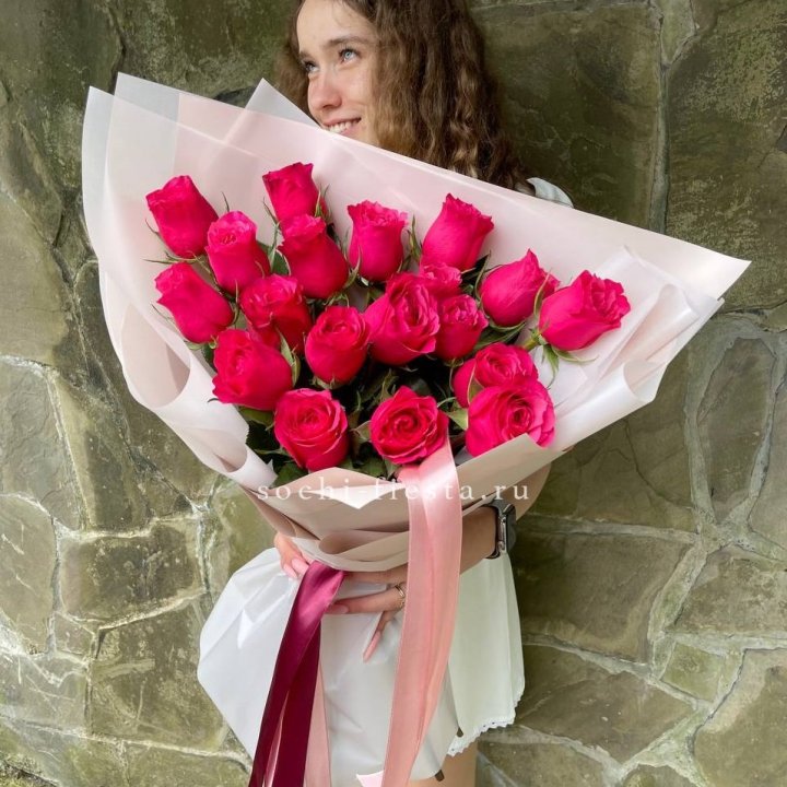 19 алых роз в Нижнем Новгороде