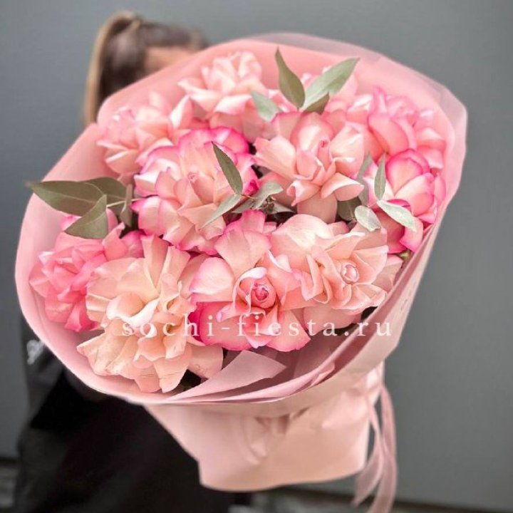 Нежно- розовые французские розы Венди в Сириусе