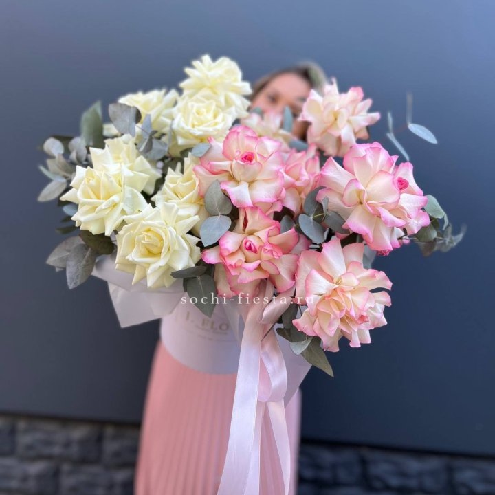 15 Французских роз в боксе в Сириусе