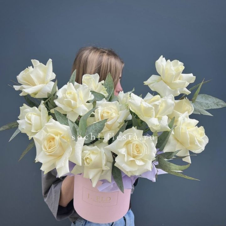 15 Французских роз в боксе в Нижнем Новгороде