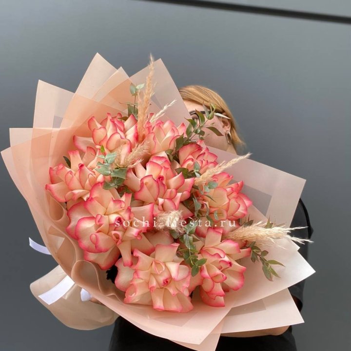 9 Французских роз Джумилия  в Сириусе