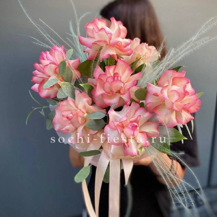 9 Французских роз Джумилия в боксе в Сириусе