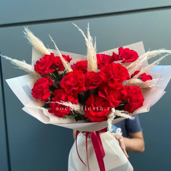 15 Красных французских розы в Нижнем Новгороде