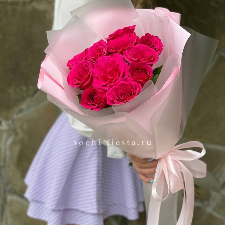 Букет алых роз в Нижнем Новгороде