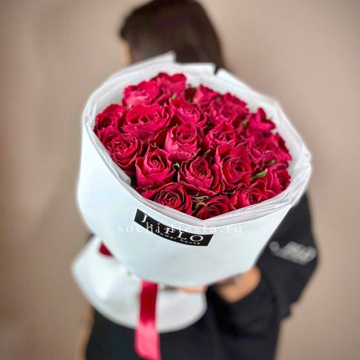 Букет красных роз мадам ред с доставкой в Нижнем Новгороде