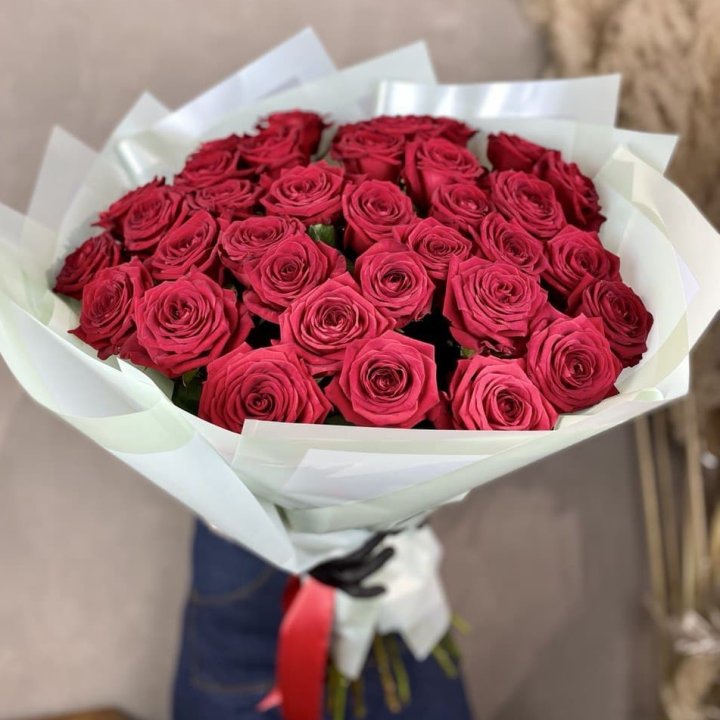 37 красных роз в Нижнем Новгороде