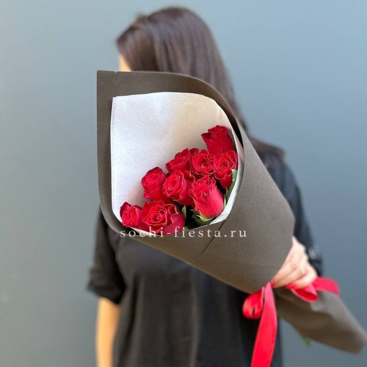 9 красных роз в фоамиране в Нижнем Новгороде