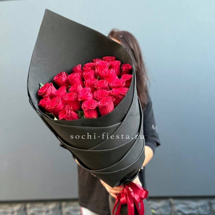 25 высоких красных роз с доставкой в Сириусе