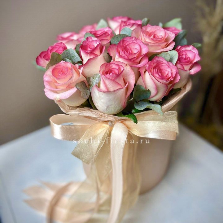 19 Роз Джумилия в коробке в Сириусе