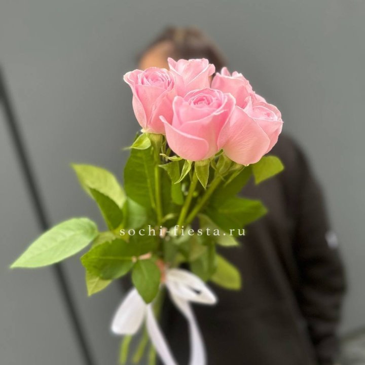 Букет 5 розовых роз  в Нижнем Новгороде