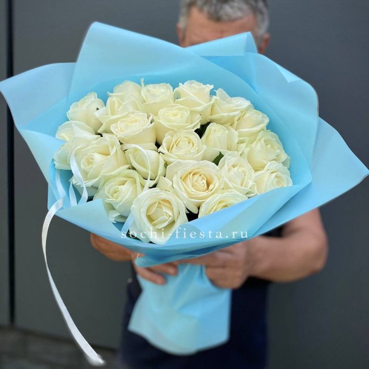 21 белая роза в Нижнем Новгороде