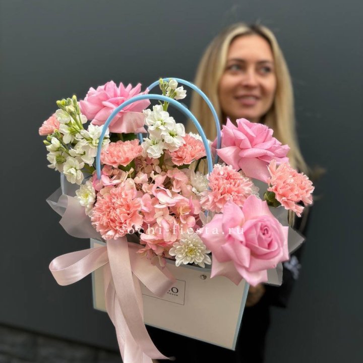 Сумочка "Бал цветов" в Сириусе