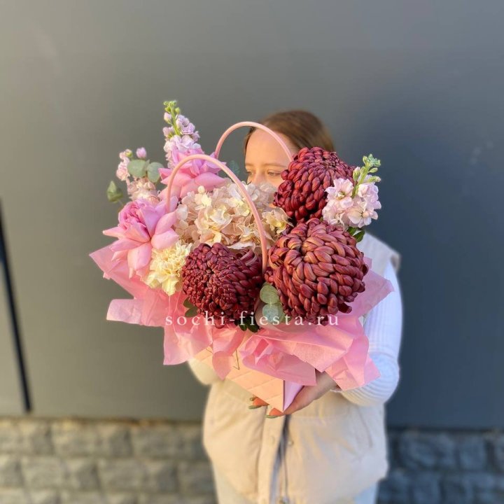 Сумочка нежная с бигуди в Сириусе