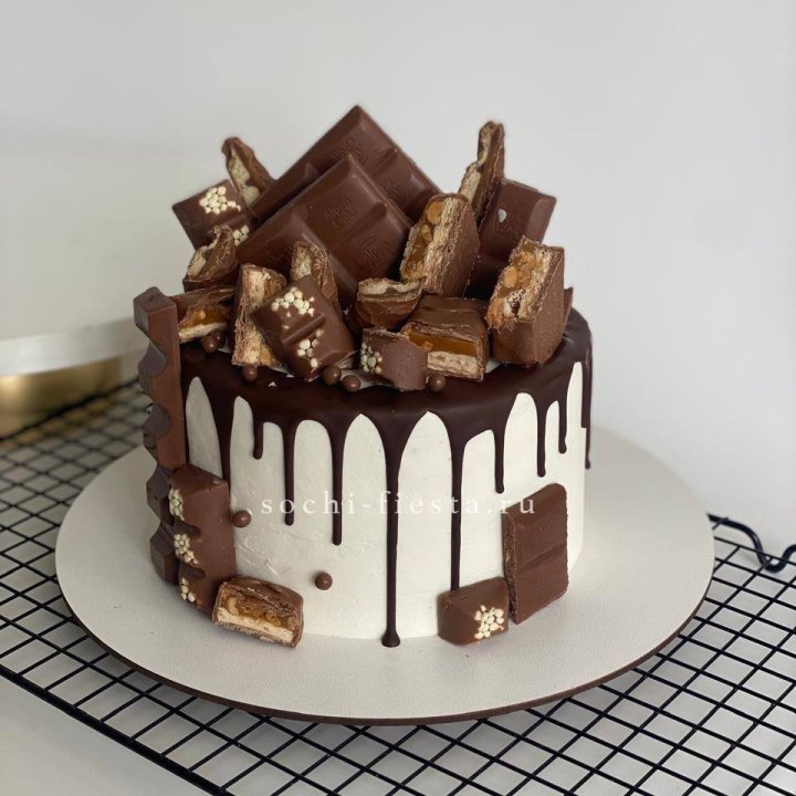 Торт "Бомба в шоколаде" в Сириусе