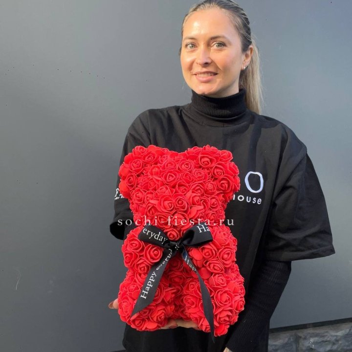 Медведь из роз красный в Сириусе