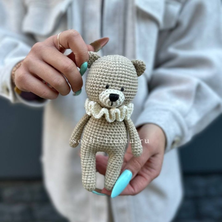 Мишка ручной работы в Сириусе