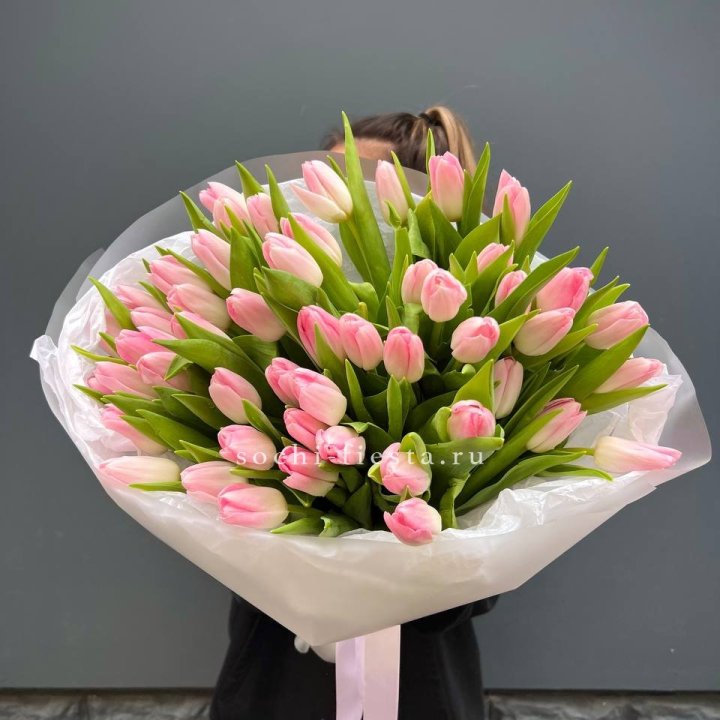 Букет тюльпанов нежно-розовых в Сириусе