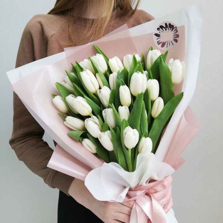 Букет белых тюльпанов "Моника" в Сириусе