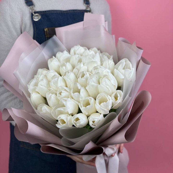 Букет белых тюльпанов "Пур-пур" в Сириусе