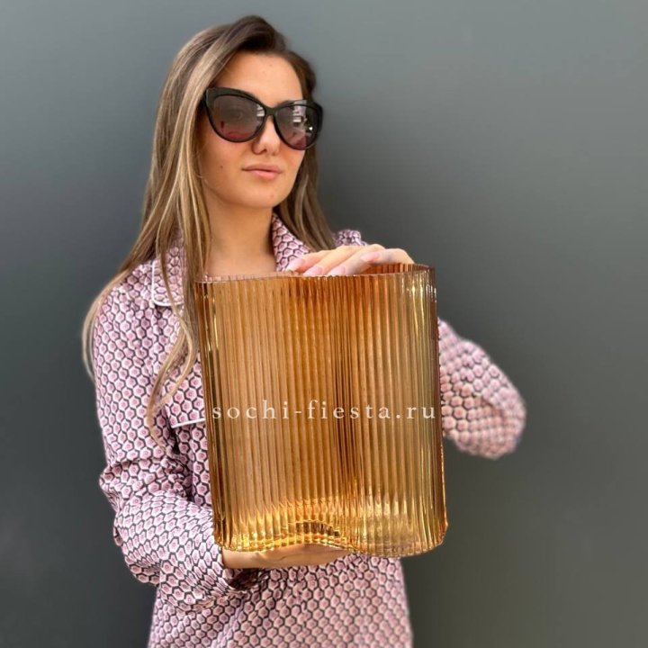 Стеклянная ваза №7 в Сириусе